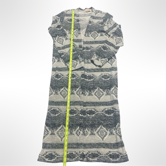 Pink Republic Gray and White Knit Cardigan Aztec print/southwest print - Picture 3 of 4